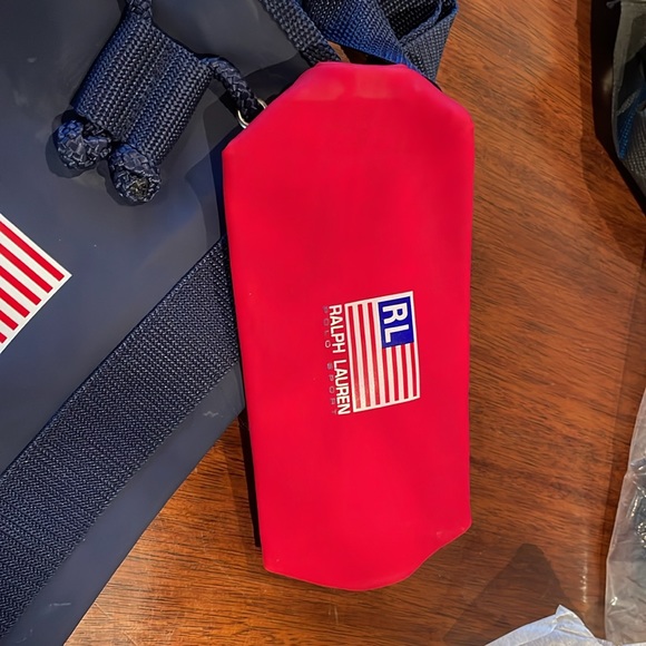 Ralph Lauren tote with cosmetic bag. Vinyl. Never used. Vinyl - Picture 3 of 5